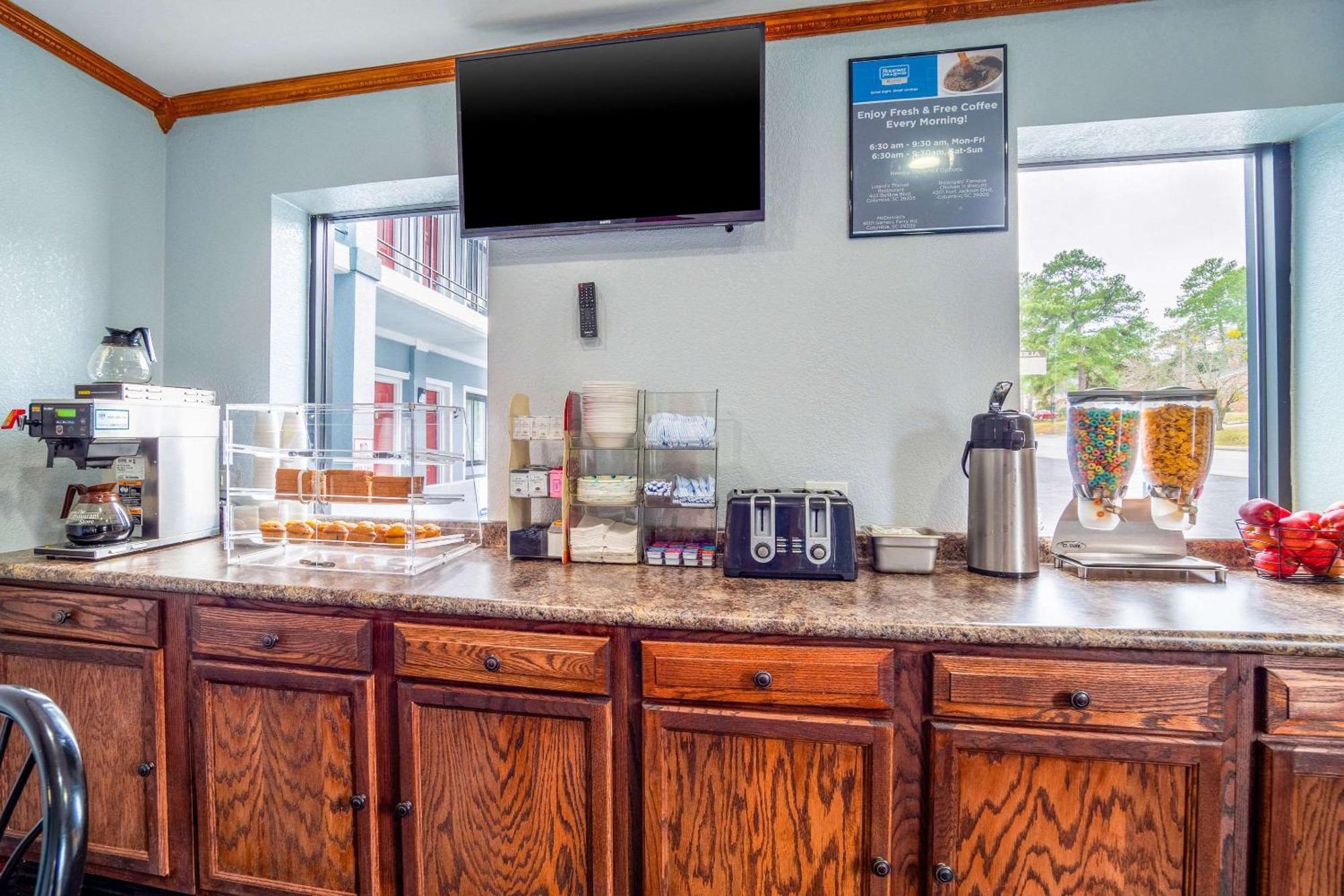 Rodeway Inn & Suites Fort Jackson Columbia Eksteriør billede
