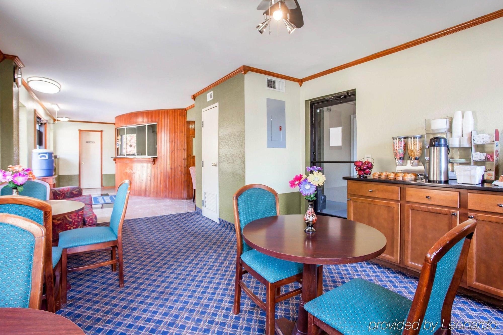 Rodeway Inn & Suites Fort Jackson Columbia Eksteriør billede