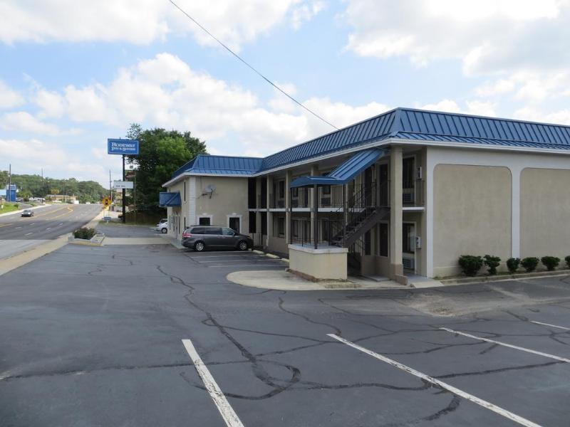Rodeway Inn & Suites Fort Jackson Columbia Eksteriør billede