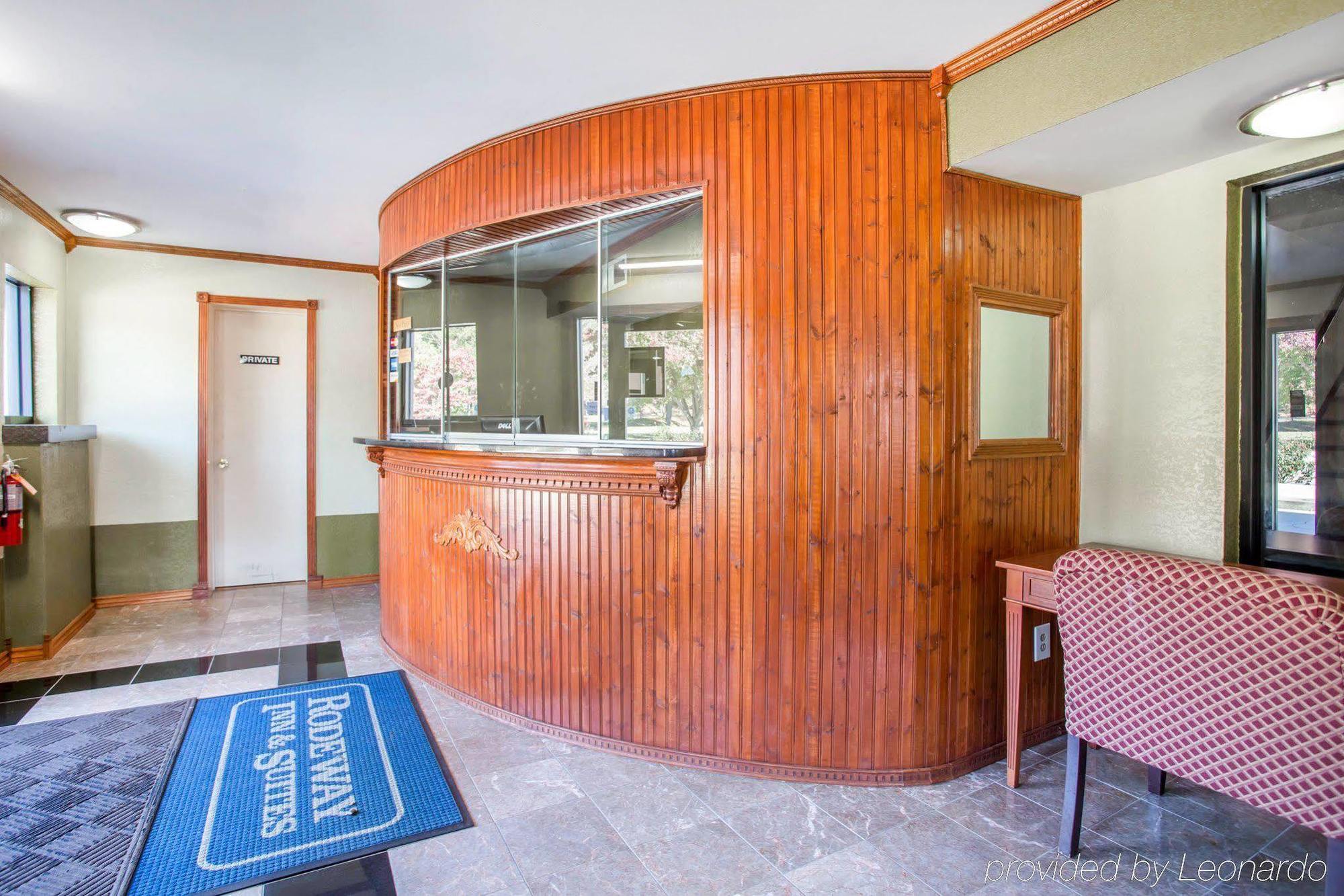 Rodeway Inn & Suites Fort Jackson Columbia Eksteriør billede