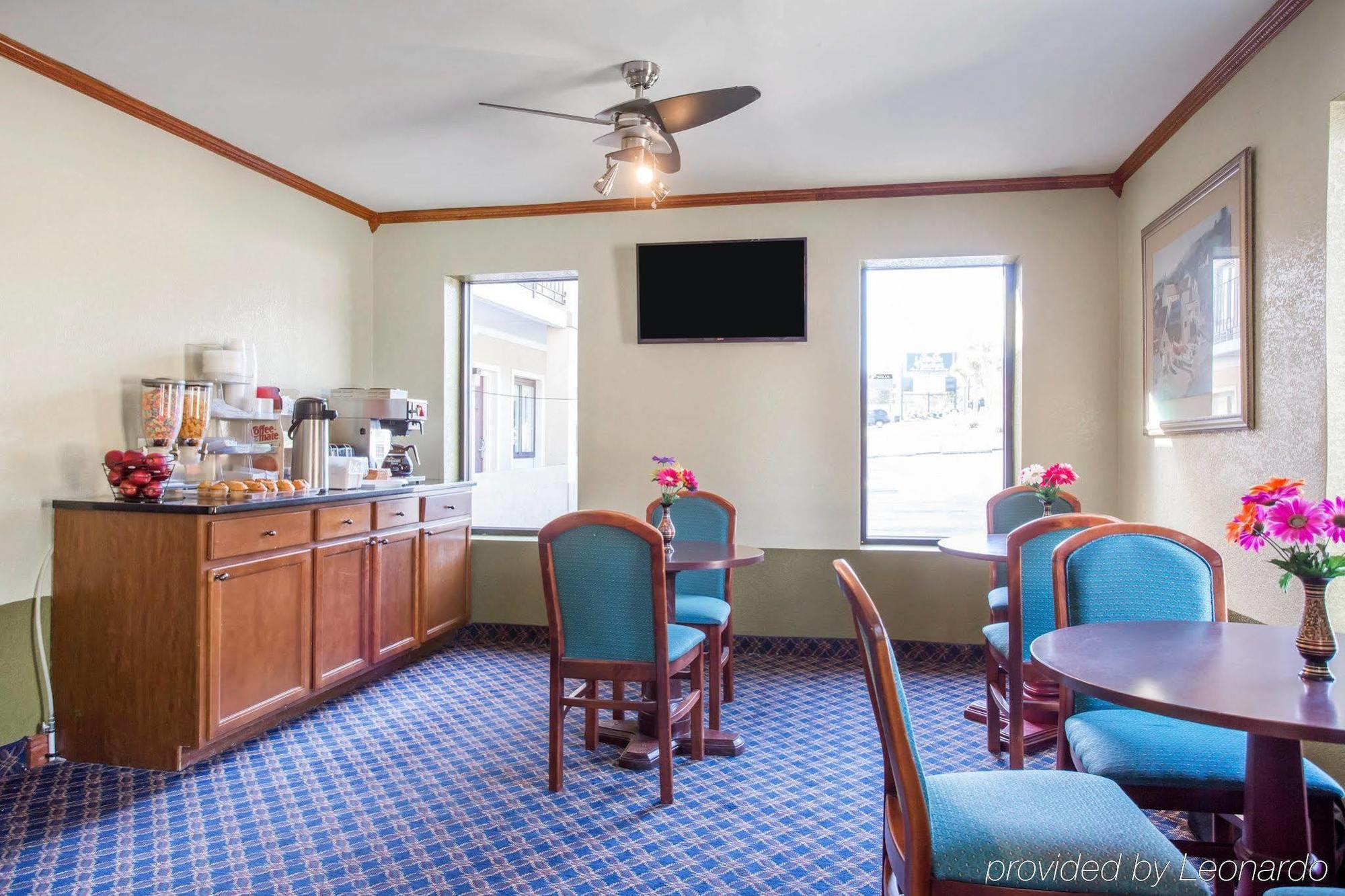 Rodeway Inn & Suites Fort Jackson Columbia Eksteriør billede